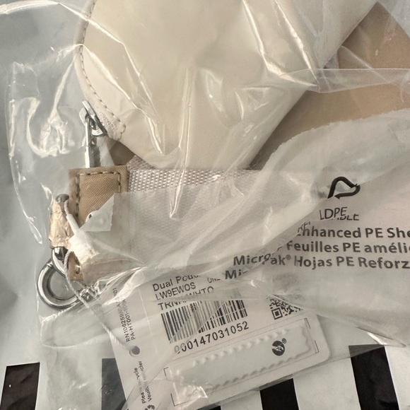 BNWT (goes with anything 🙌) Trench & White Opal Lululemon Dual Pouch - Picture 8 of 15